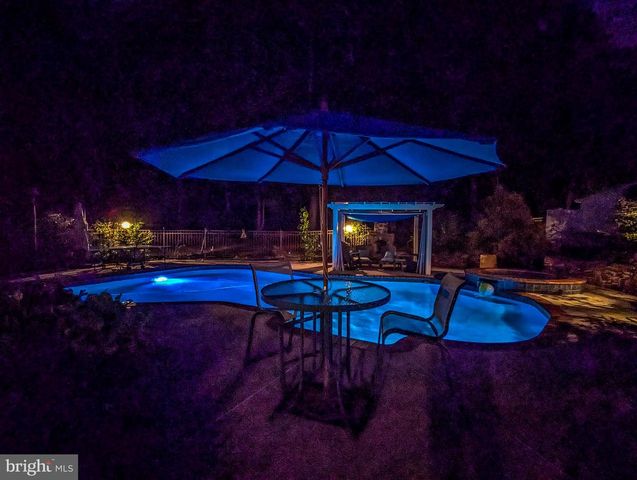 118 WAMBOLD RD, Green Lane, PA 18054