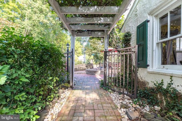 118 WAMBOLD RD, Green Lane, PA 18054
