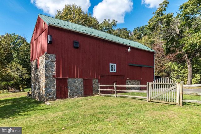 118 WAMBOLD RD, Green Lane, PA 18054