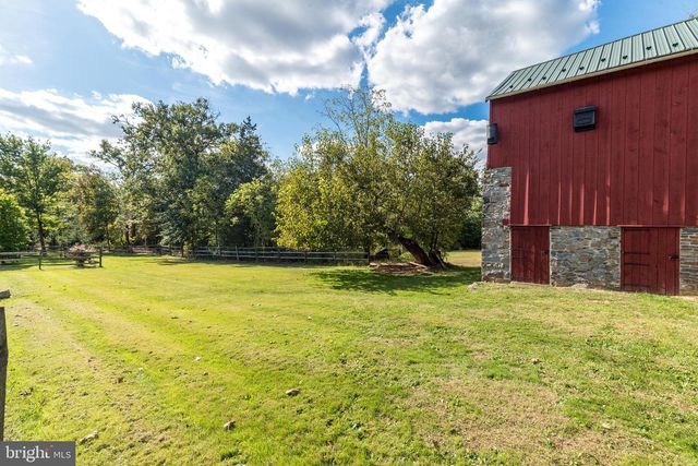 118 WAMBOLD RD, Green Lane, PA 18054