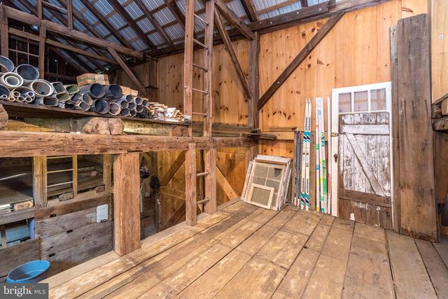 118 WAMBOLD RD, Green Lane, PA 18054