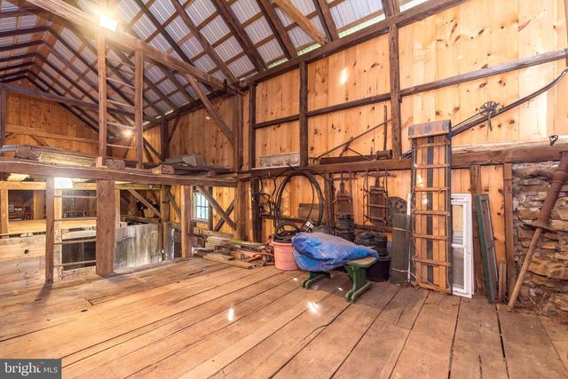 118 WAMBOLD RD, Green Lane, PA 18054