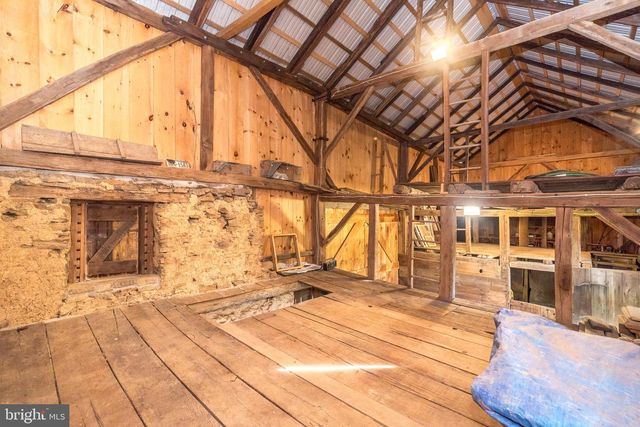 118 WAMBOLD RD, Green Lane, PA 18054