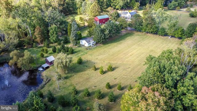 118 WAMBOLD RD, Green Lane, PA 18054