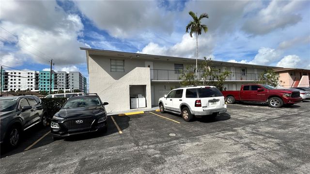 10745 SW 3rd St 6, Sweetwater, FL 33174