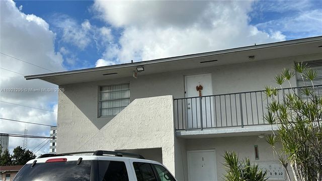 10745 SW 3rd St 6, Sweetwater, FL 33174