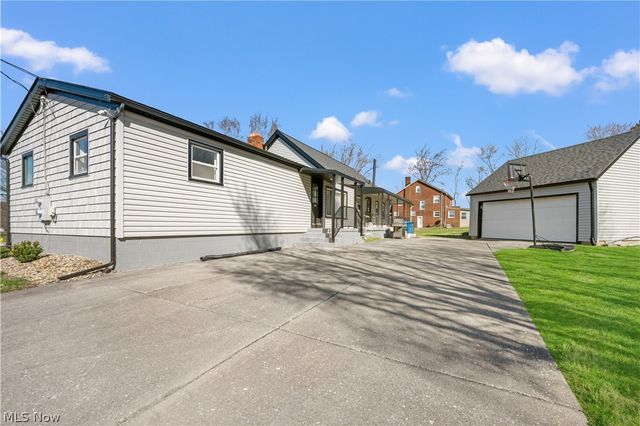 4001 S Cleveland Massillon Road, Barberton, OH 44203