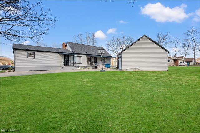 4001 S Cleveland Massillon Road, Barberton, OH 44203