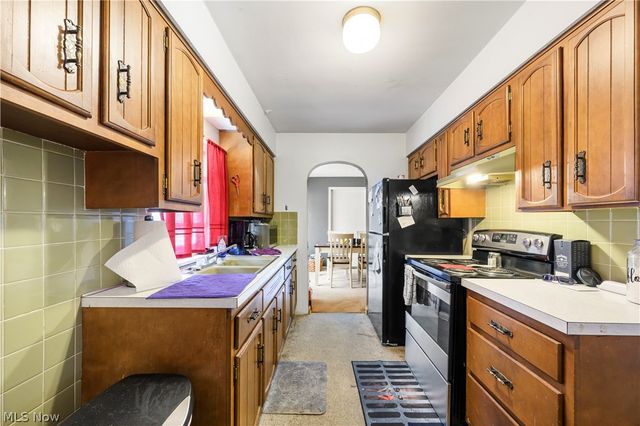 4001 S Cleveland Massillon Road, Barberton, OH 44203