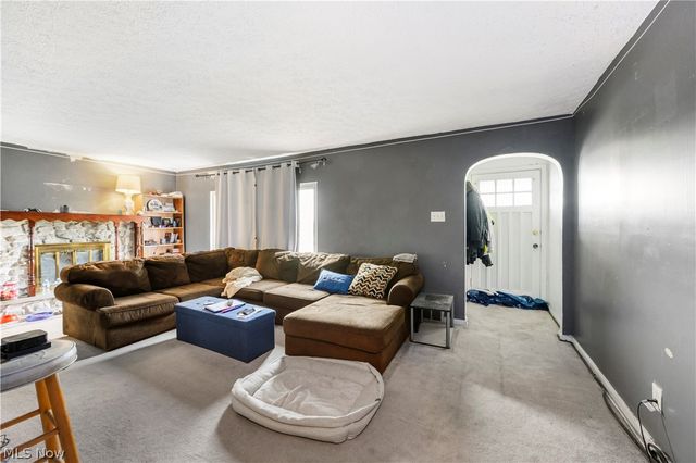 4001 S Cleveland Massillon Road, Barberton, OH 44203