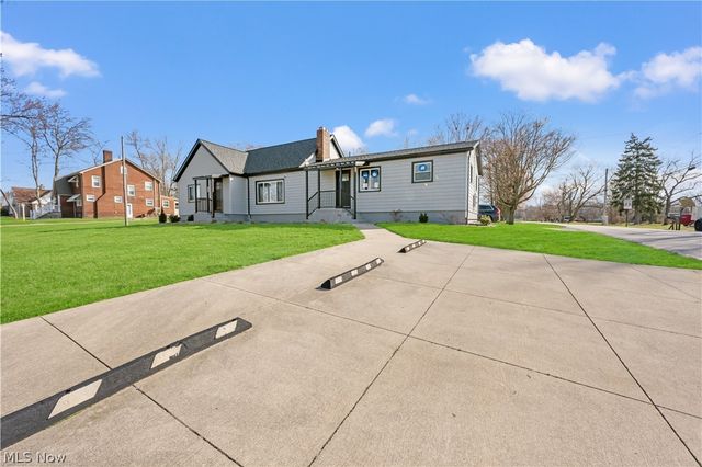 4001 S Cleveland Massillon Road, Barberton, OH 44203