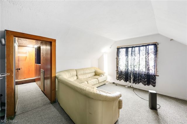 4001 S Cleveland Massillon Road, Barberton, OH 44203