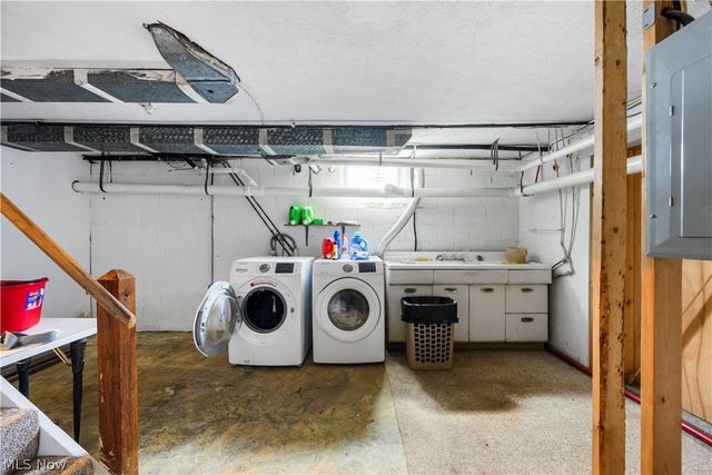 4001 S Cleveland Massillon Road, Barberton, OH 44203