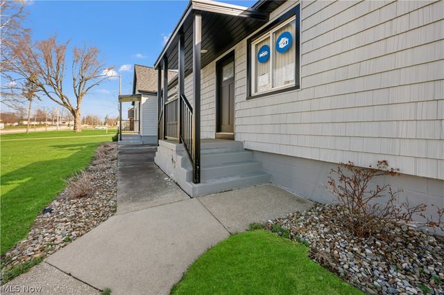 4001 S Cleveland Massillon Road, Barberton, OH 44203