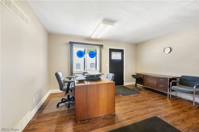 4001 S Cleveland Massillon Road, Barberton, OH 44203