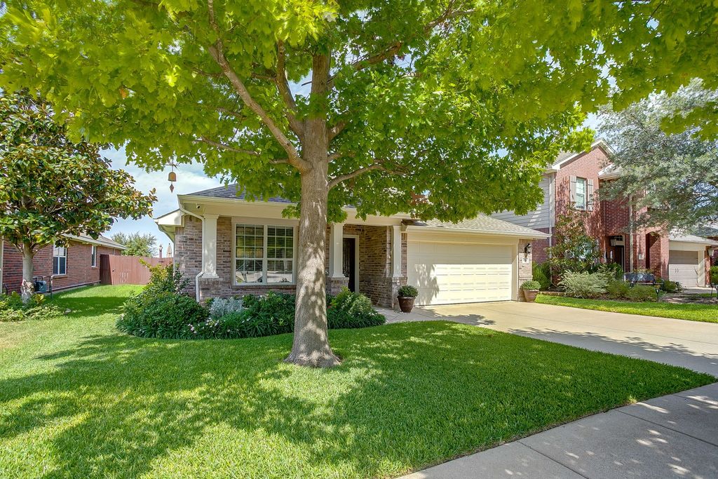 976 Caliche Road, Fort Worth, TX 76108