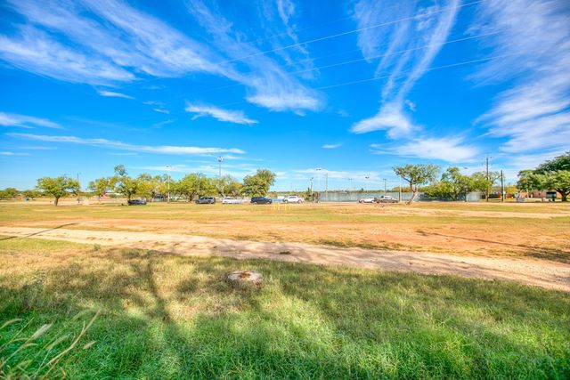 2946 Cumberland Dr, San Angelo, TX 76904