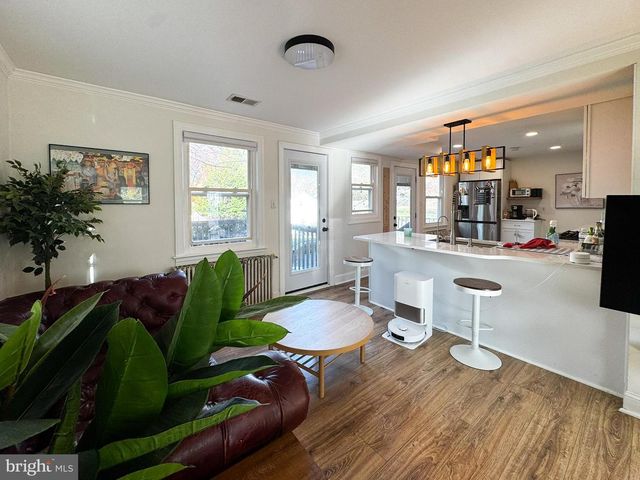 10712 WARWICK AVE, Fairfax, VA 22030