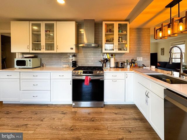 10712 WARWICK AVE, Fairfax, VA 22030