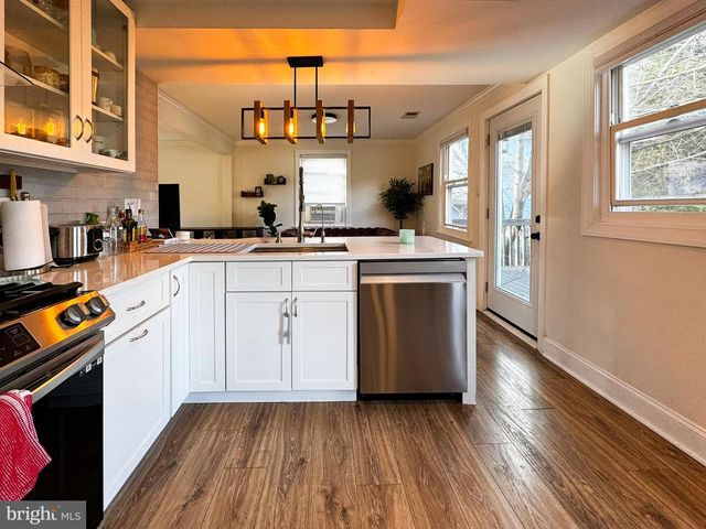 10712 WARWICK AVE, Fairfax, VA 22030