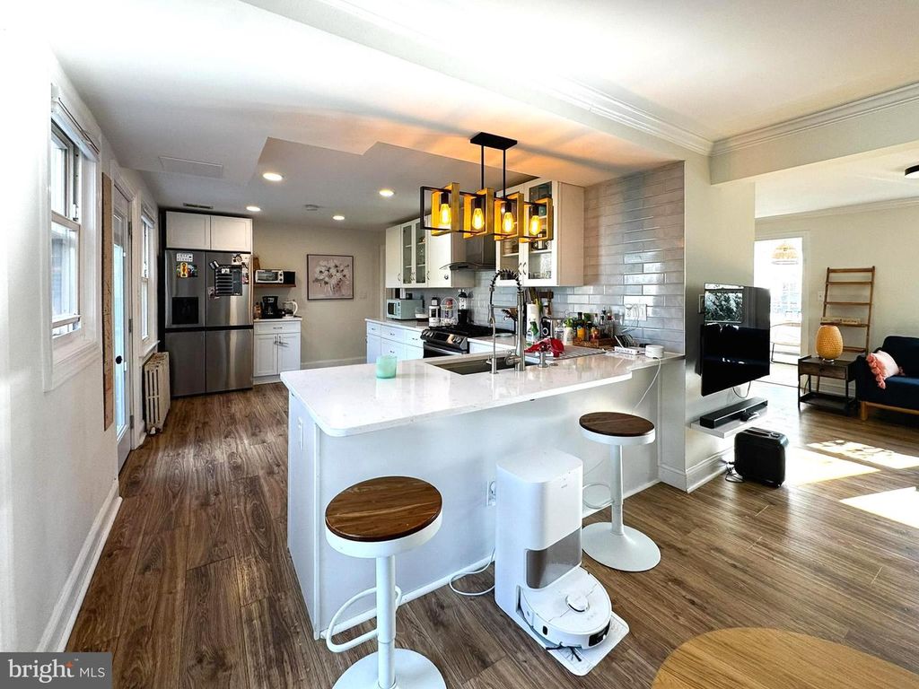 10712 WARWICK AVE, Fairfax, VA 22030