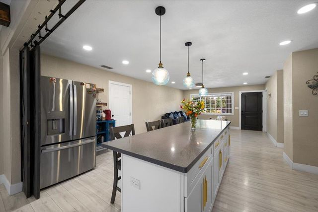 4243 Glenridge Dr, Carmichael, CA 95608