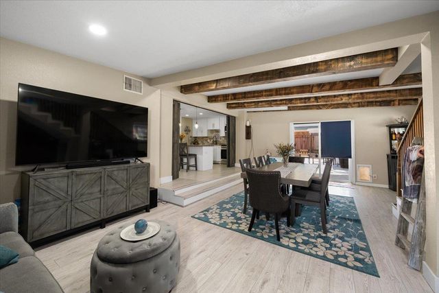 4243 Glenridge Dr, Carmichael, CA 95608