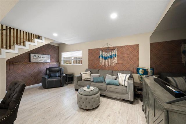 4243 Glenridge Dr, Carmichael, CA 95608