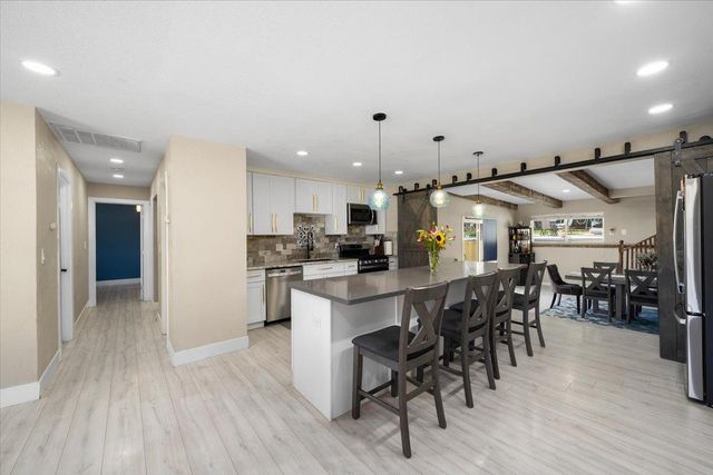 4243 Glenridge Dr, Carmichael, CA 95608