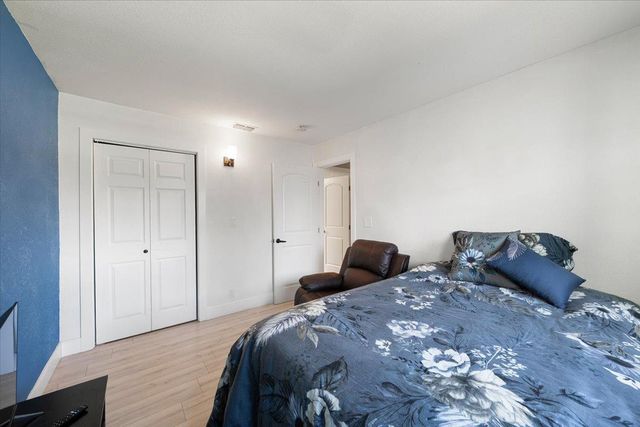 4243 Glenridge Dr, Carmichael, CA 95608