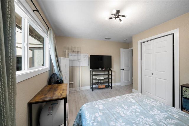 4243 Glenridge Dr, Carmichael, CA 95608