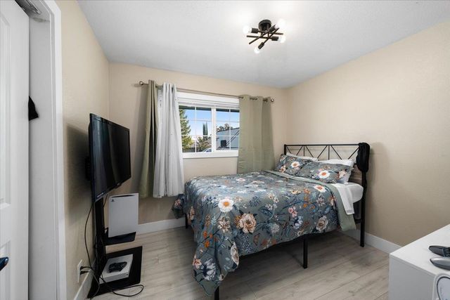 4243 Glenridge Dr, Carmichael, CA 95608