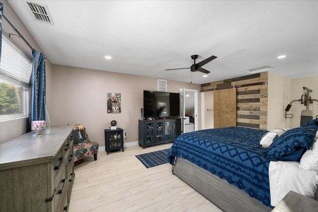 4243 Glenridge Dr, Carmichael, CA 95608