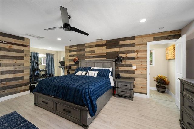 4243 Glenridge Dr, Carmichael, CA 95608