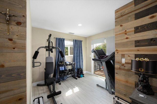 4243 Glenridge Dr, Carmichael, CA 95608