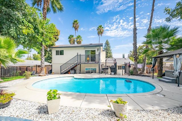 4243 Glenridge Dr, Carmichael, CA 95608