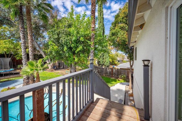 4243 Glenridge Dr, Carmichael, CA 95608