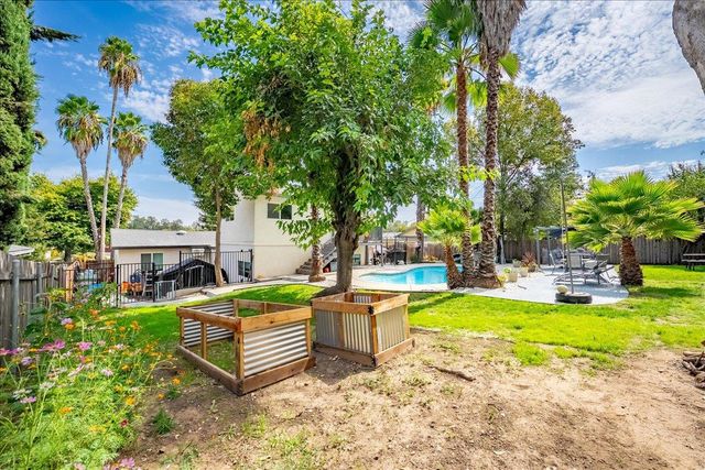 4243 Glenridge Dr, Carmichael, CA 95608