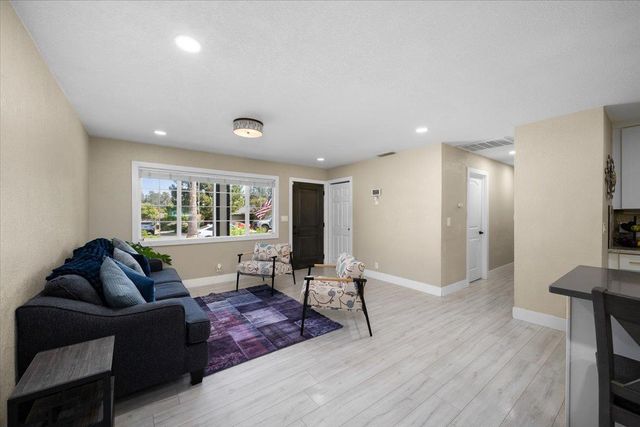 4243 Glenridge Dr, Carmichael, CA 95608
