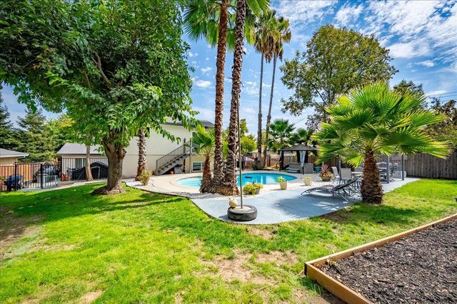 4243 Glenridge Dr, Carmichael, CA 95608