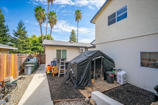 4243 Glenridge Dr, Carmichael, CA 95608