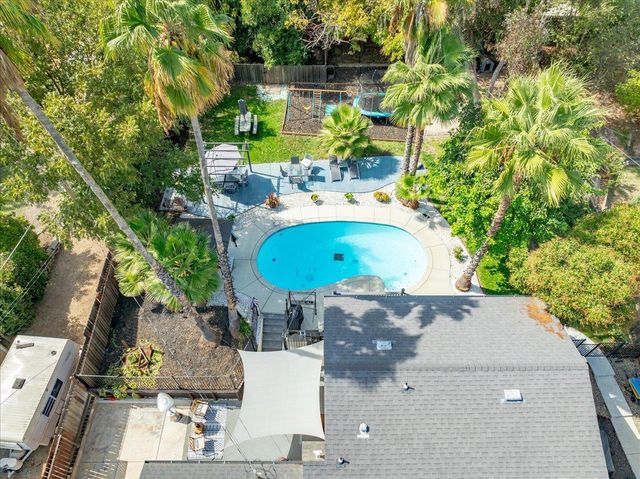 4243 Glenridge Dr, Carmichael, CA 95608