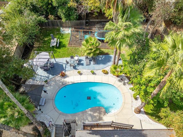4243 Glenridge Dr, Carmichael, CA 95608