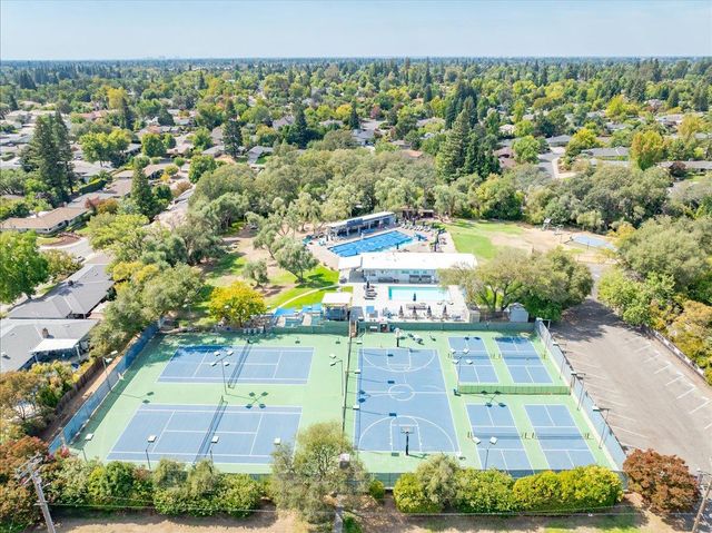 4243 Glenridge Dr, Carmichael, CA 95608