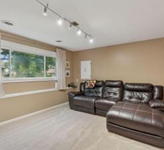 1025 105th Avenue NW, Coon Rapids, MN 55433