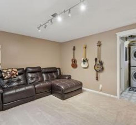 1025 105th Avenue NW, Coon Rapids, MN 55433