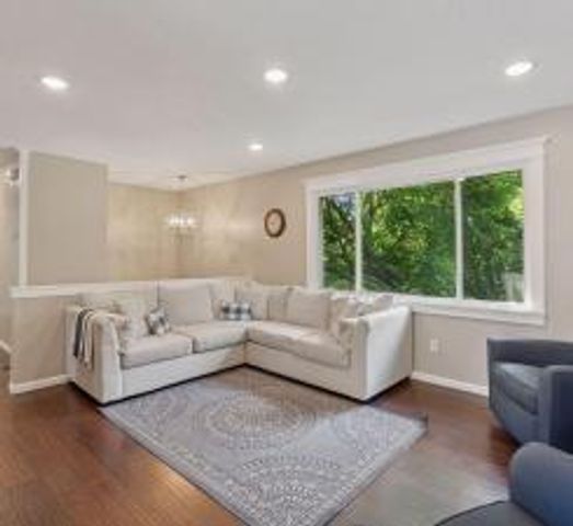 1025 105th Avenue NW, Coon Rapids, MN 55433