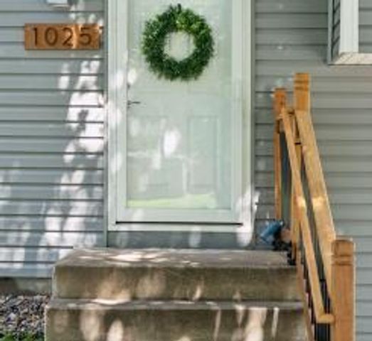 1025 105th Avenue NW, Coon Rapids, MN 55433