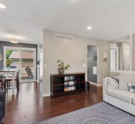 1025 105th Avenue NW, Coon Rapids, MN 55433