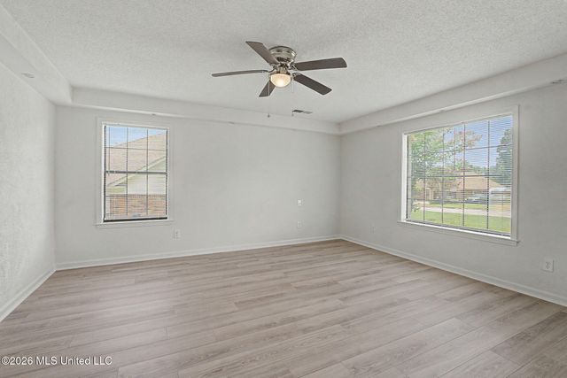 7140 Amberwood Drive, Olive Branch, MS 38654